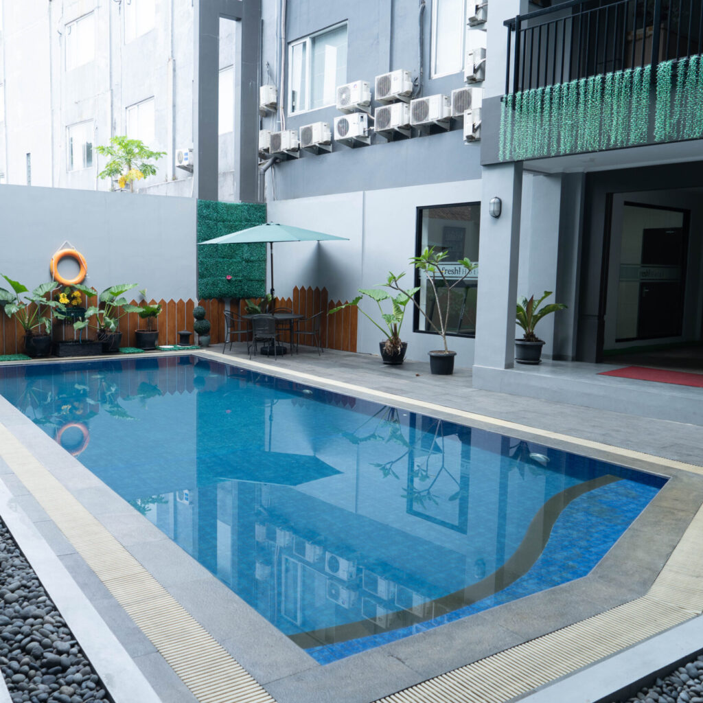 swimming pool fresh hotel