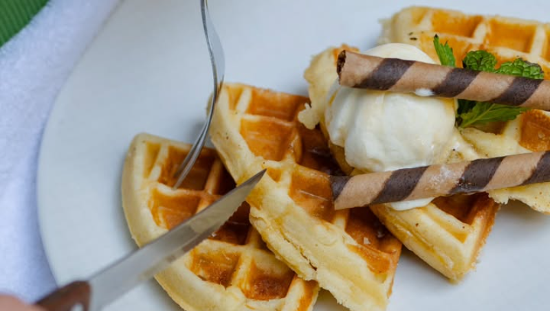 Menu Makanan dan Minuman di Cafe Rooftop Fresh Hotel